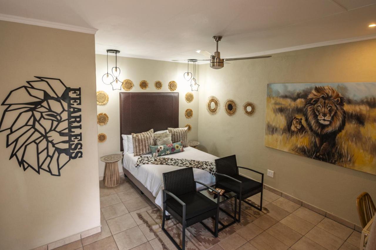 Pumbaa Wildlife Park & Accommodation Mbombela Buitenkant foto