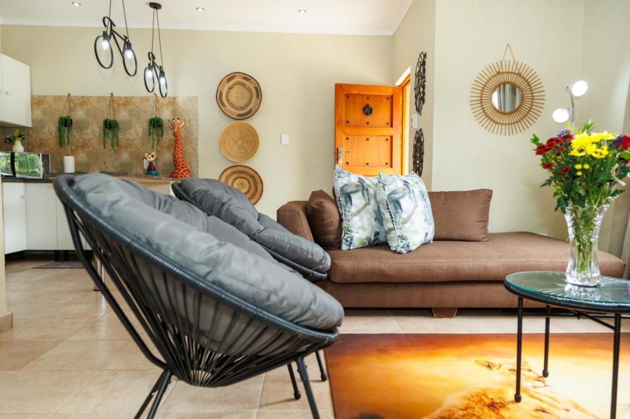 Pumbaa Wildlife Park & Accommodation Mbombela Buitenkant foto